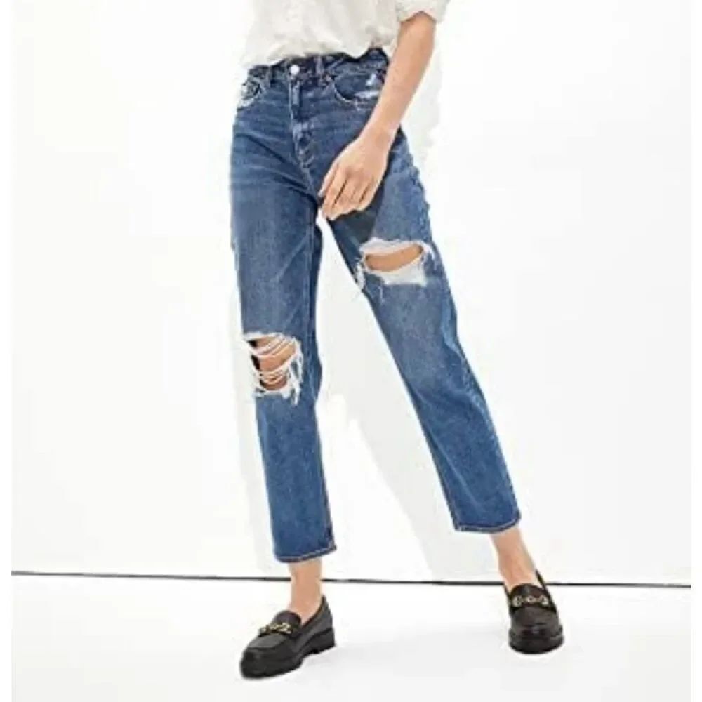 American eagle mom straight Jean distressed knee size 4